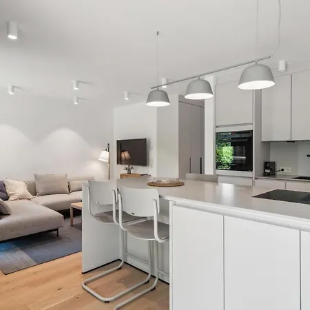 2 Bedroom Stunning In Tossens * Stick