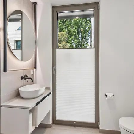 2 Bedroom Stunning In Tossens Stick