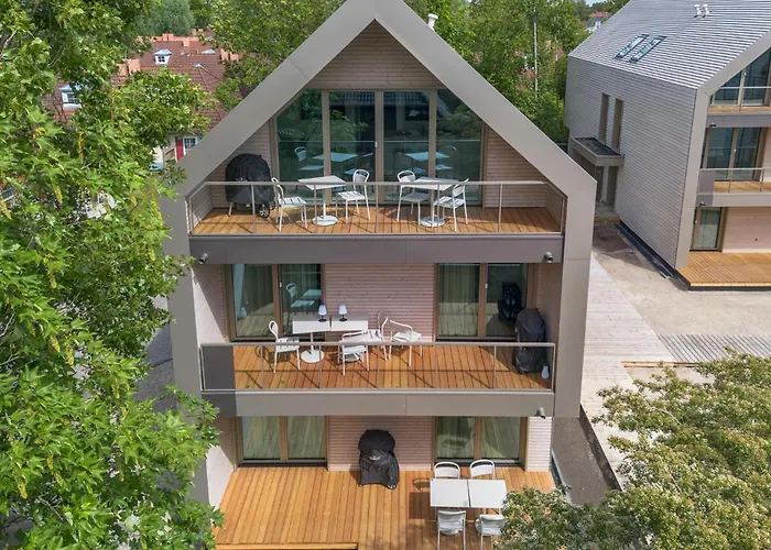 2 Bedroom Stunning In * Tossens